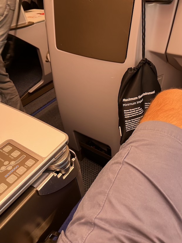 Edelweiss Airbus A340-300 Business class